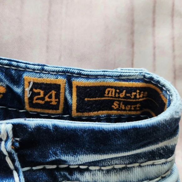 **SOLD** Rock Revival "Fay" Mid Rise Stretch Cutoff Short Blue Denim | Size 24 - Picture 7 of 14